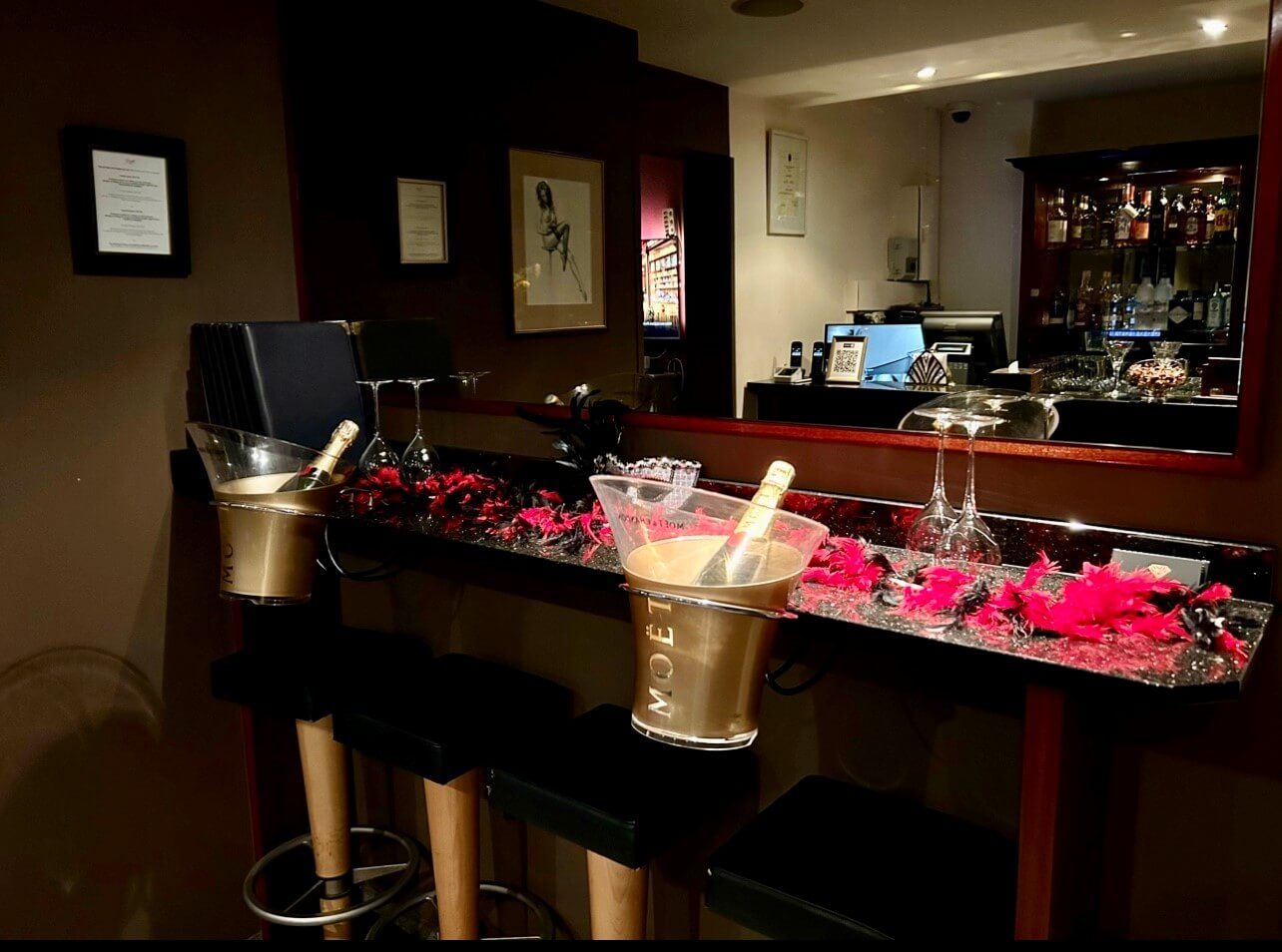 Diamond Lounge - Erotic Massage in Geneve, Switzerland