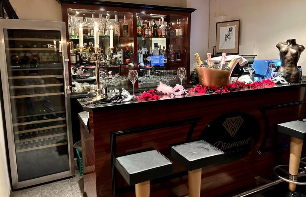 Diamond Lounge - Erotic Massage in Geneve, Switzerland