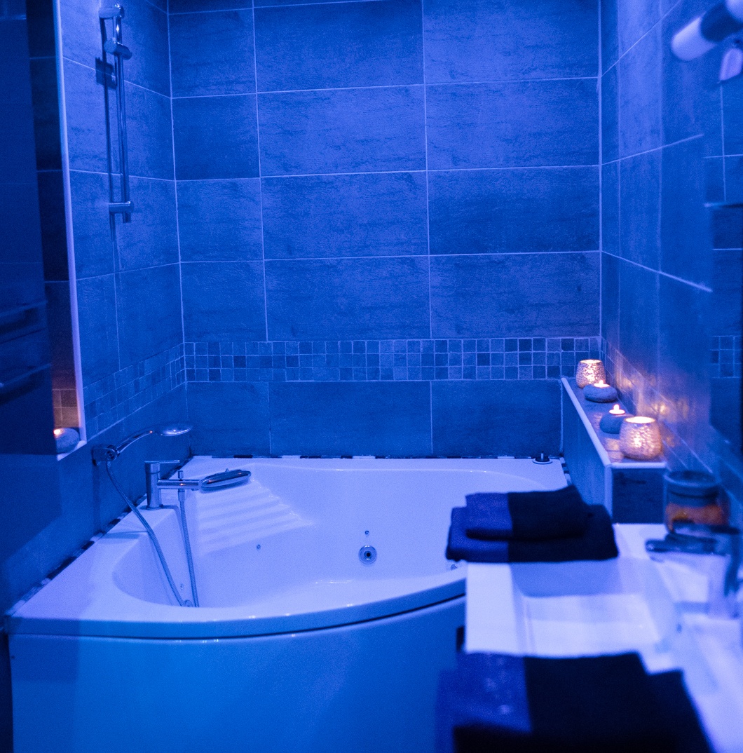 Massage Tantrique Naturiste - Erotic Massage in Geneve, Switzerland