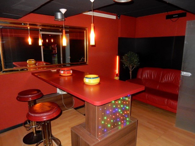 Chafer Kontakt Bar - Nightclub in Holderbank, Switzerland