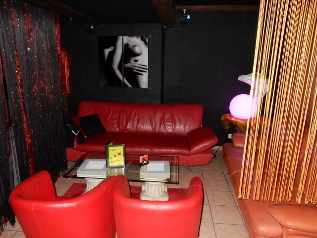 Chafer Kontakt Bar - Nightclub in Holderbank, Switzerland