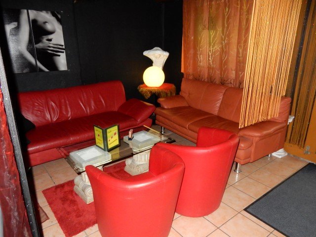 Chafer Kontakt Bar - Nightclub in Holderbank, Switzerland