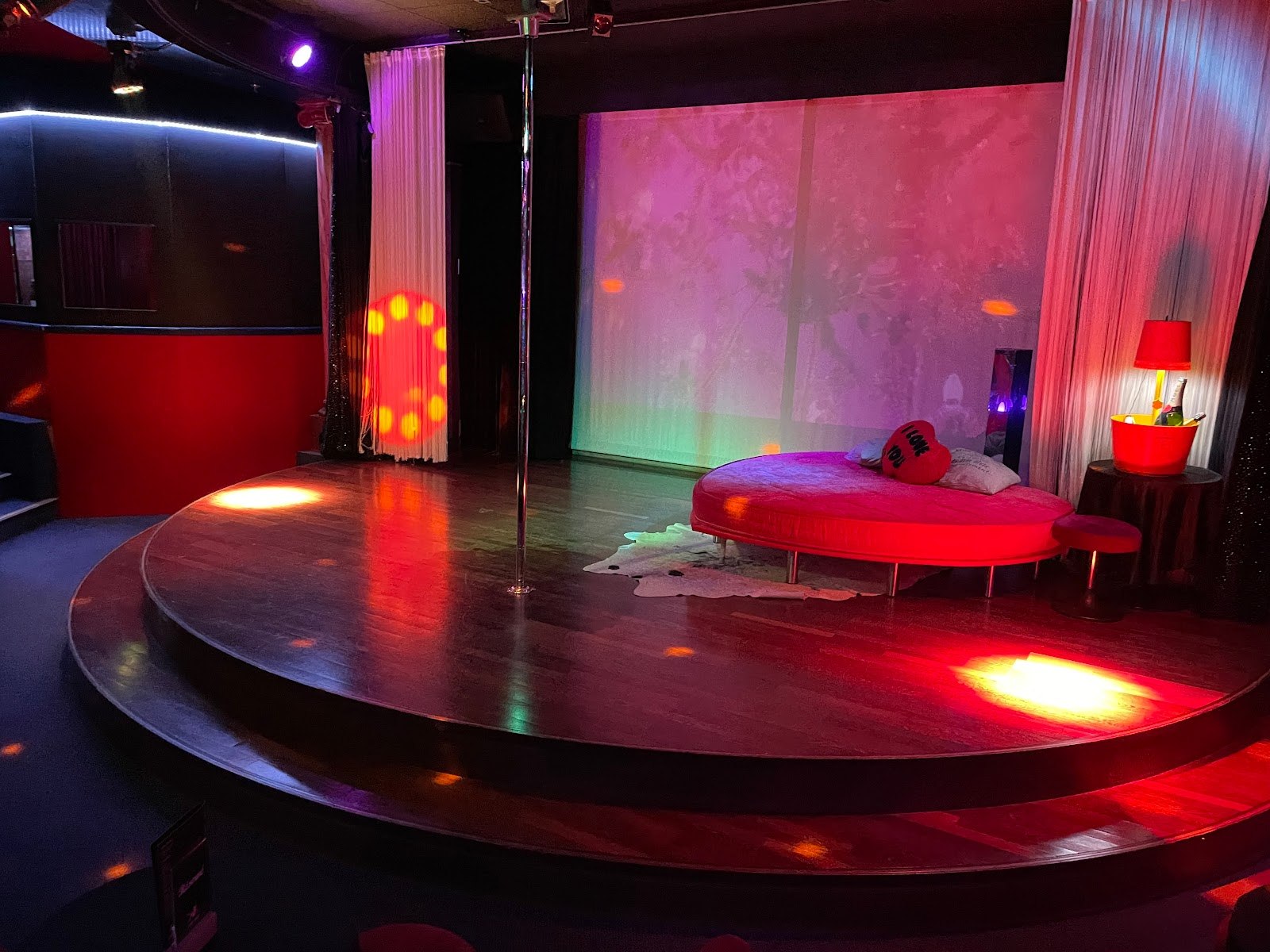 Lady Night - Nightclub in Lonay, Switzerland