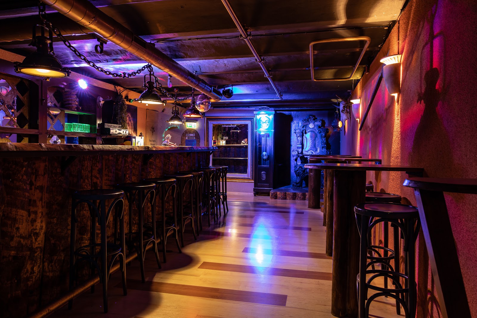 Garage Bar - Nightclub in Neftenbach, Switzerland