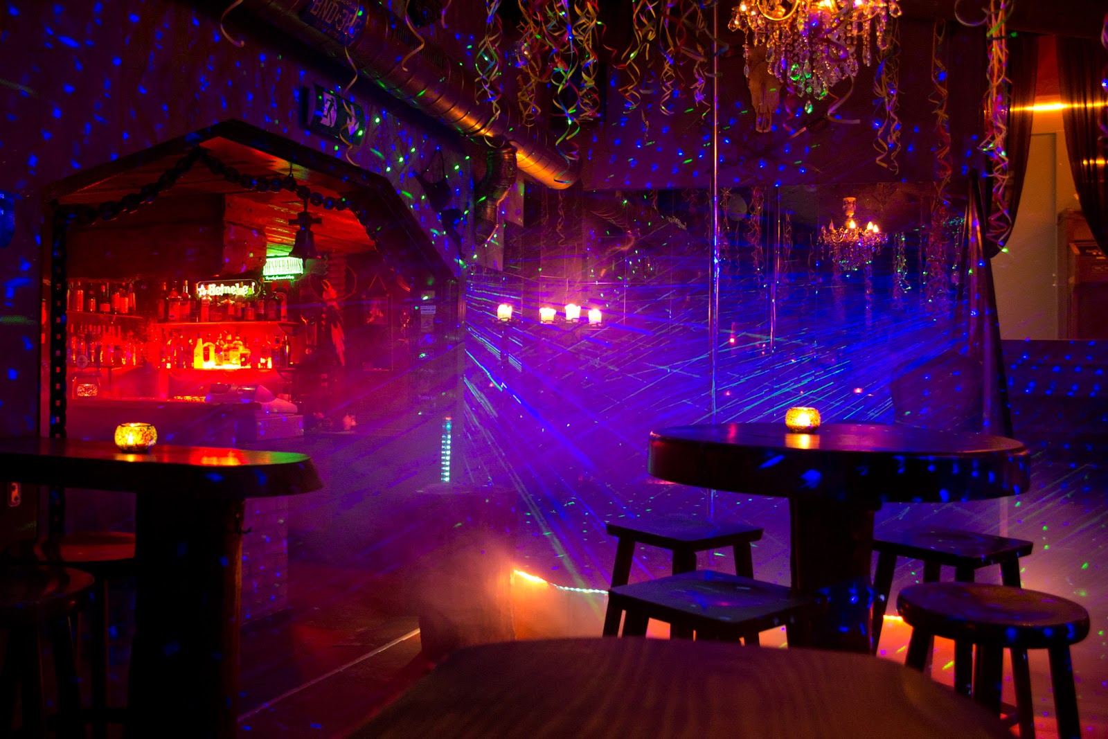 Garage Bar - Nightclub in Neftenbach, Switzerland