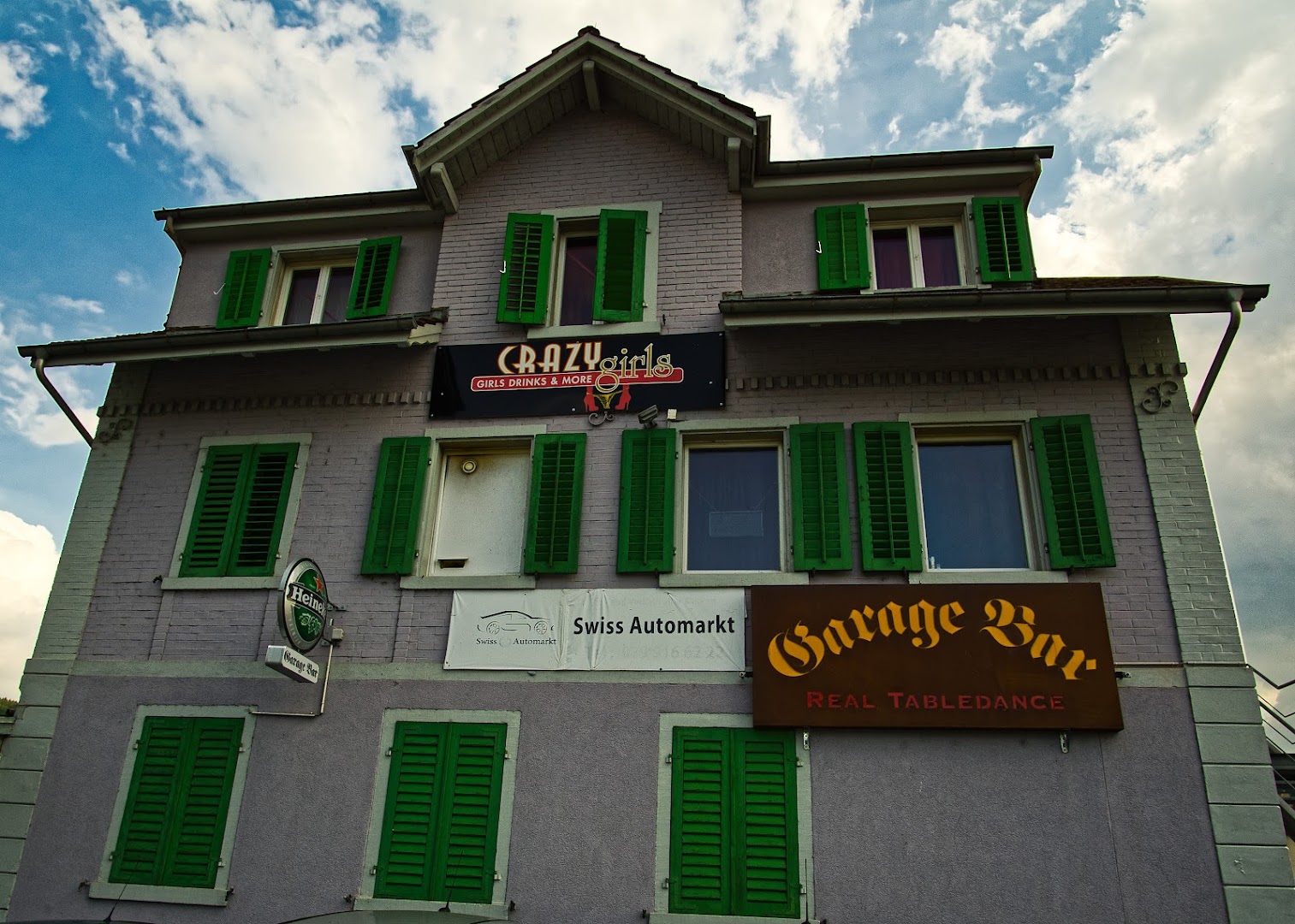 Garage Bar - Nightclub in Neftenbach, Switzerland