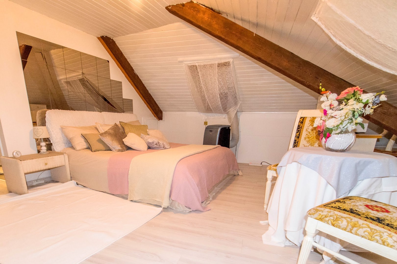 Chez Cindy | Salon De Massage Érotique - Brothel in Neuchatel, Switzerland