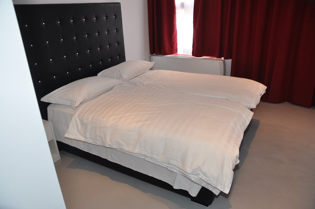 Iceberg Erotic Club - Fkk in Pazzallo, Switzerland