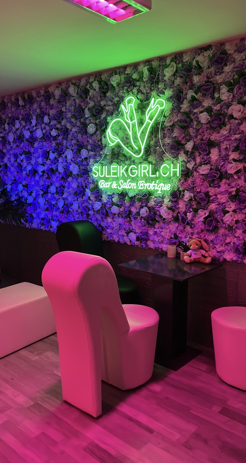 Salon & Bar Suleik Girl - Erotic Massage in Rose, Switzerland