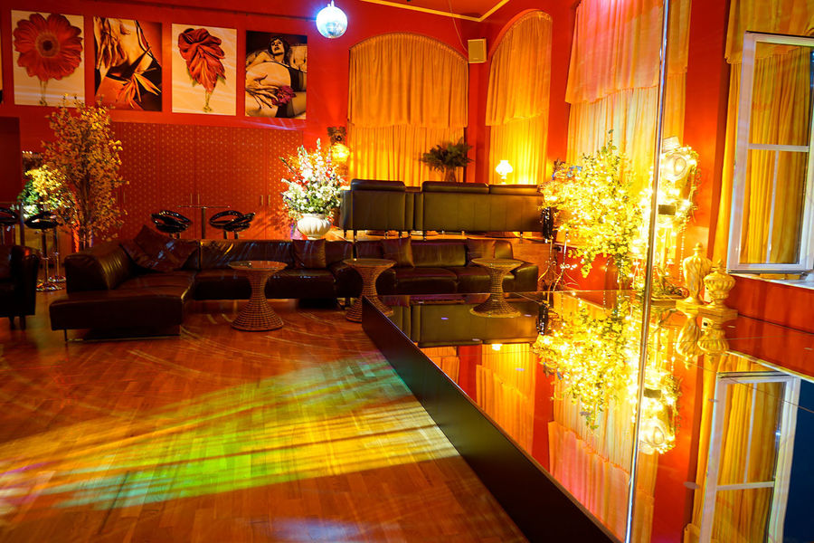 Orangerie Le Club Ag - Swinger Club in Rosental Wangi, Switzerland