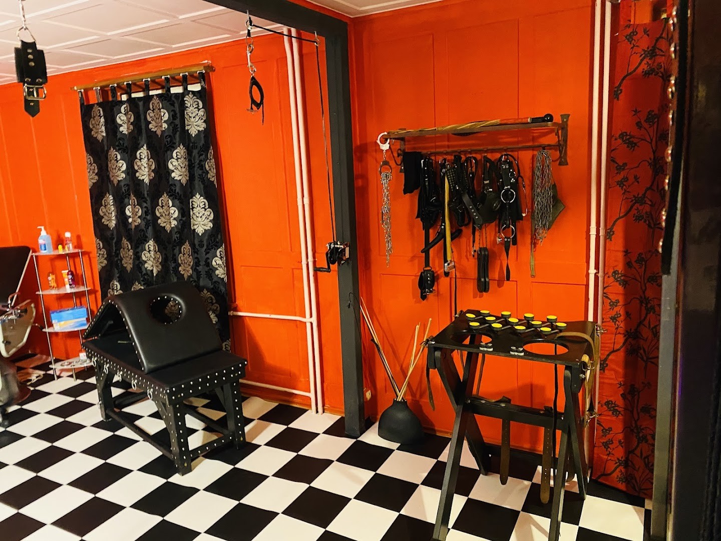 Domina Lady Anna - Brothel in Rothrist, Switzerland