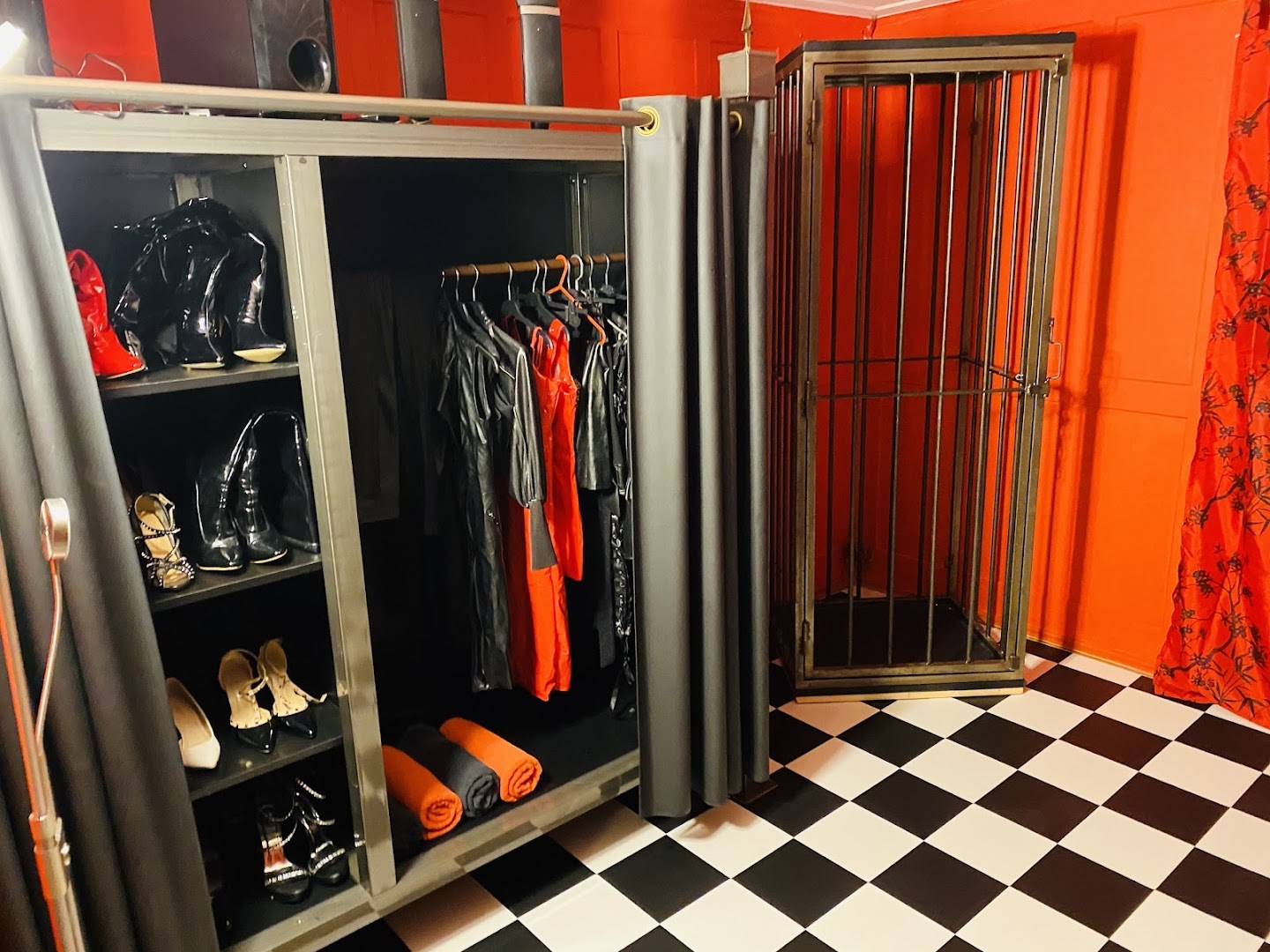 Domina Lady Anna - Brothel in Rothrist, Switzerland