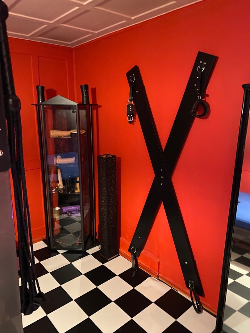 Domina Lady Anna - Brothel in Rothrist, Switzerland