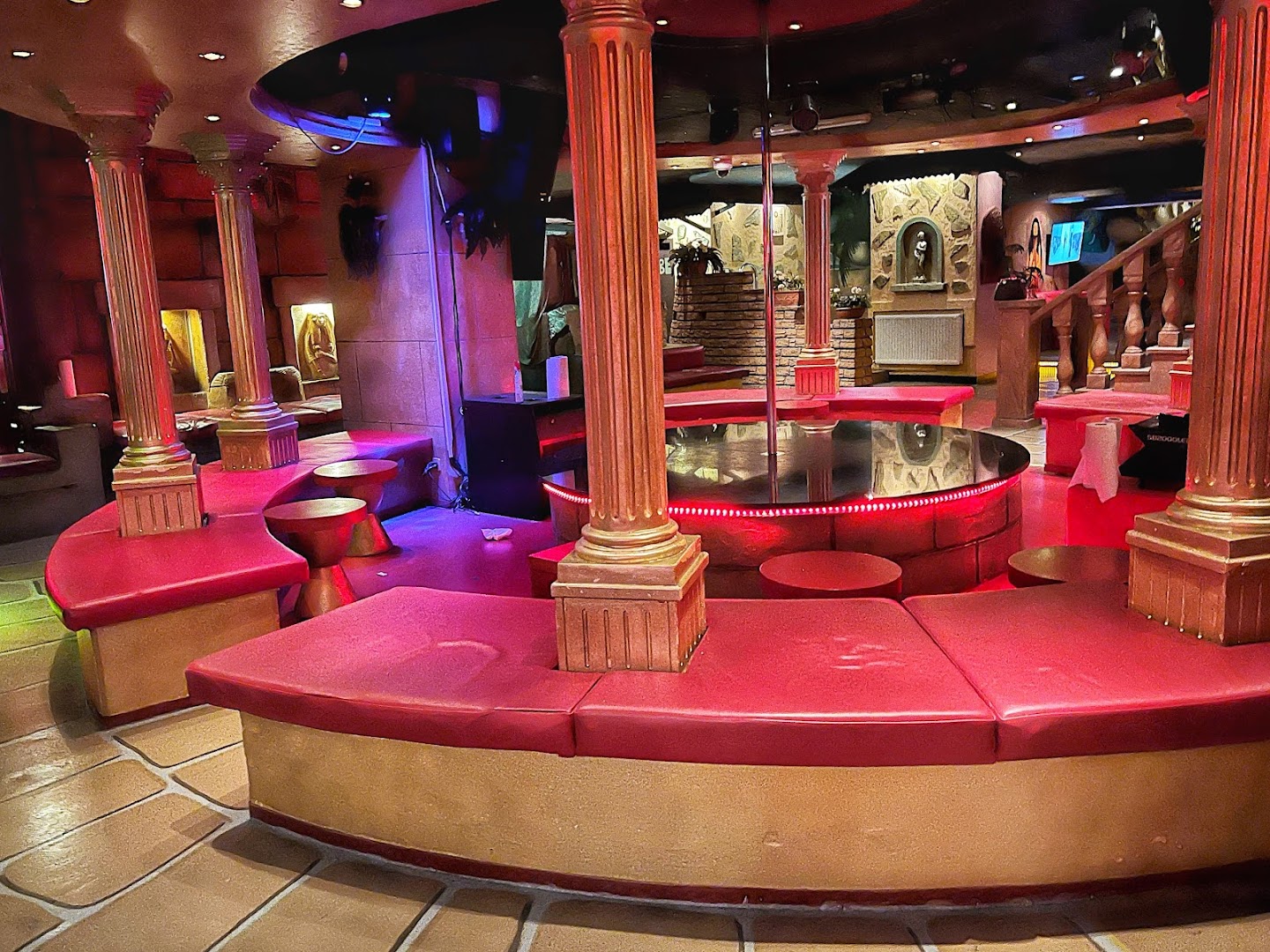Club Globe - Fkk in Schwerzenbach, Switzerland