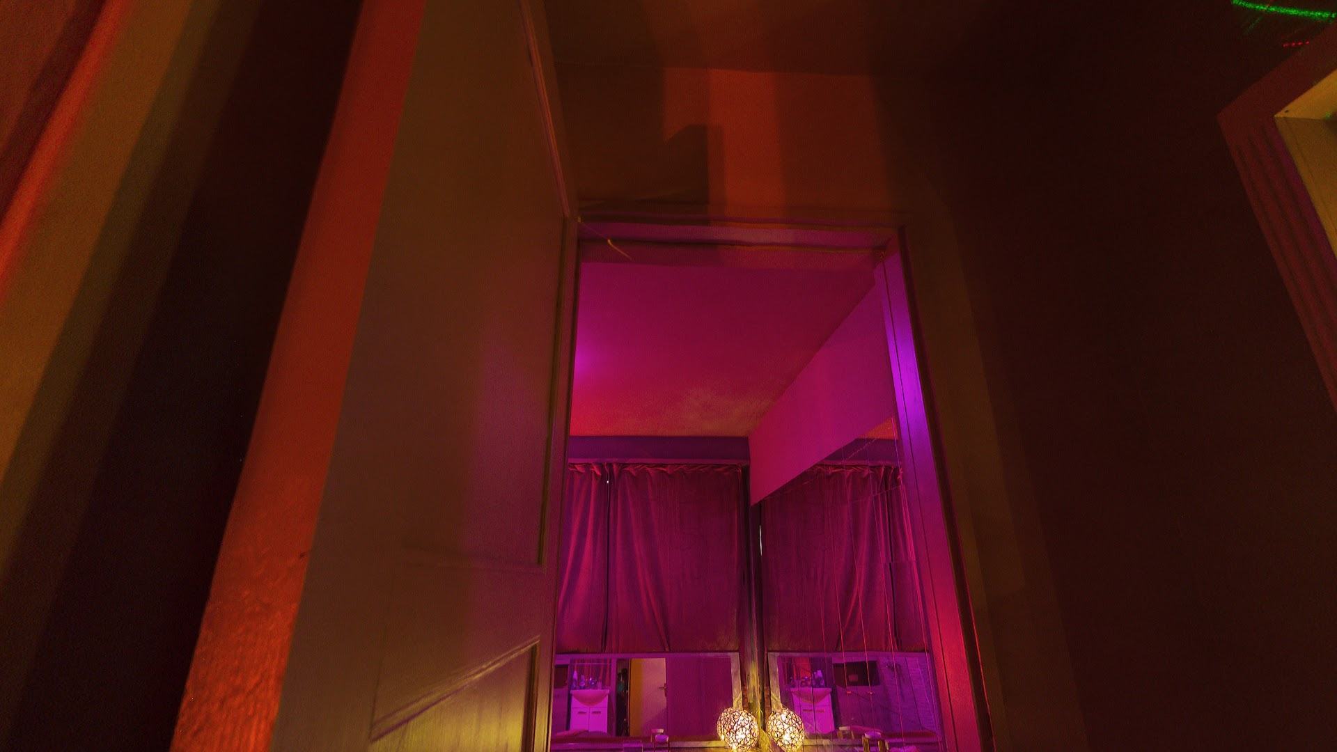 Royal Tantra - Locale Erotico - Erotic Massage in Vacallo, Switzerland