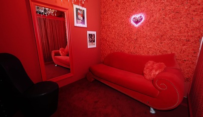 Crystal Club & Lounge | Stripclub | Tabledance | Live Shows | Nightclub - Nightclub in Volketswil, Switzerland