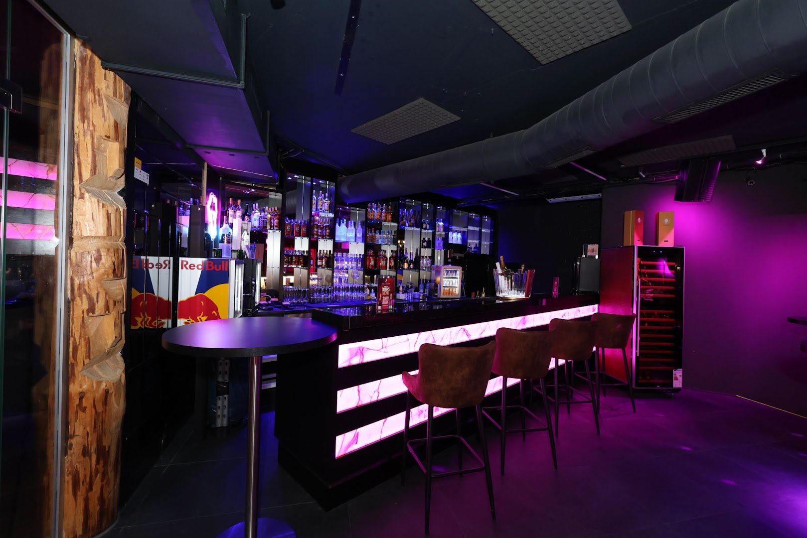 Crystal Club & Lounge | Stripclub | Tabledance | Live Shows | Nightclub - Nightclub in Volketswil, Switzerland