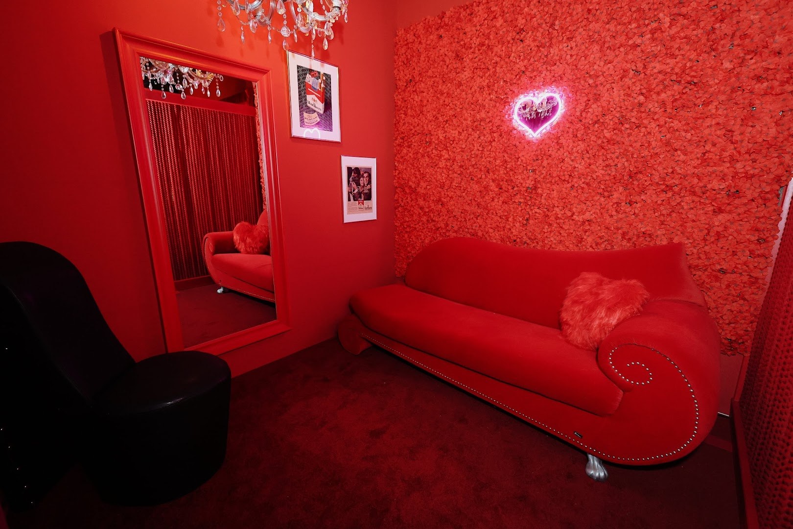 Crystal Club & Lounge | Stripclub | Tabledance | Live Shows | Nightclub - Nightclub in Volketswil, Switzerland