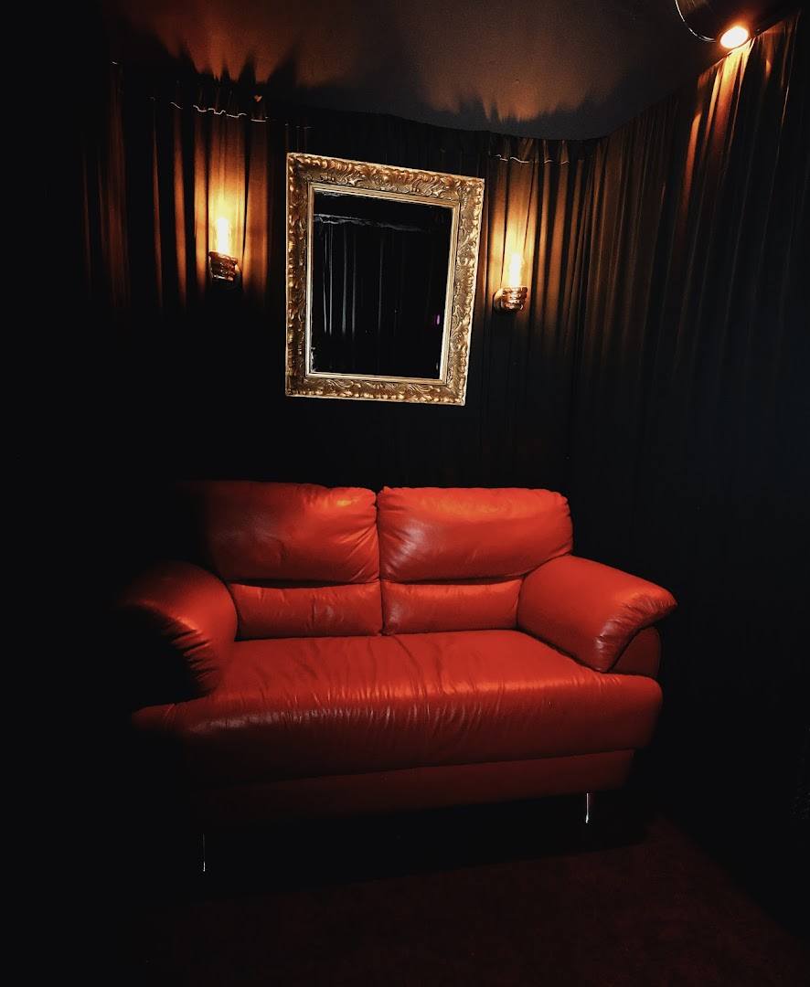 Crystal Club & Lounge | Stripclub | Tabledance | Live Shows | Nightclub - Nightclub in Volketswil, Switzerland