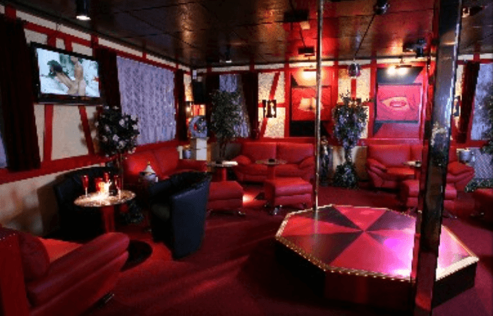 Bar Red House - Nightclub in Wartau, Switzerland