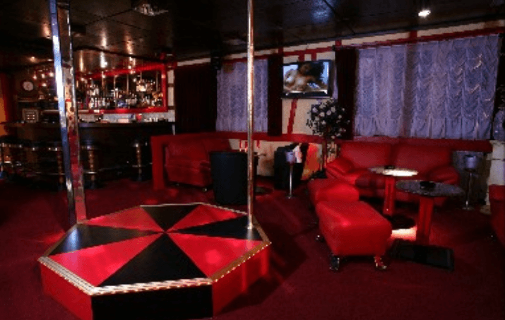 Bar Red House - Nightclub in Wartau, Switzerland