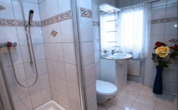 Bar Red House - Nightclub in Wartau, Switzerland