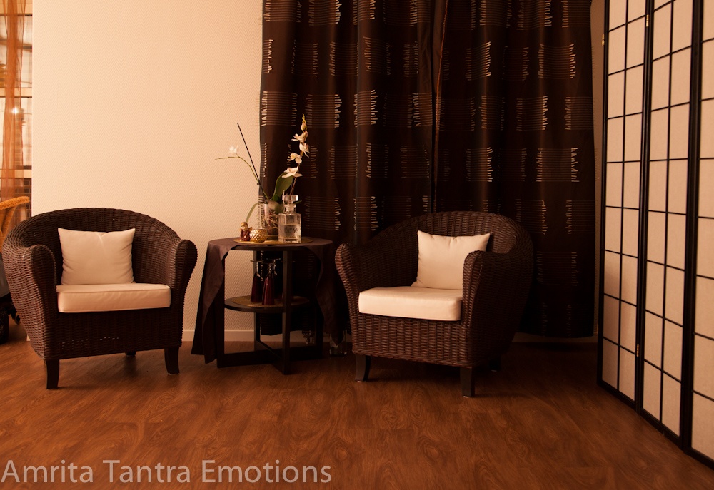Amrita Tantra Massage & Erotik Zürich - Erotic Massage in Watt, Switzerland