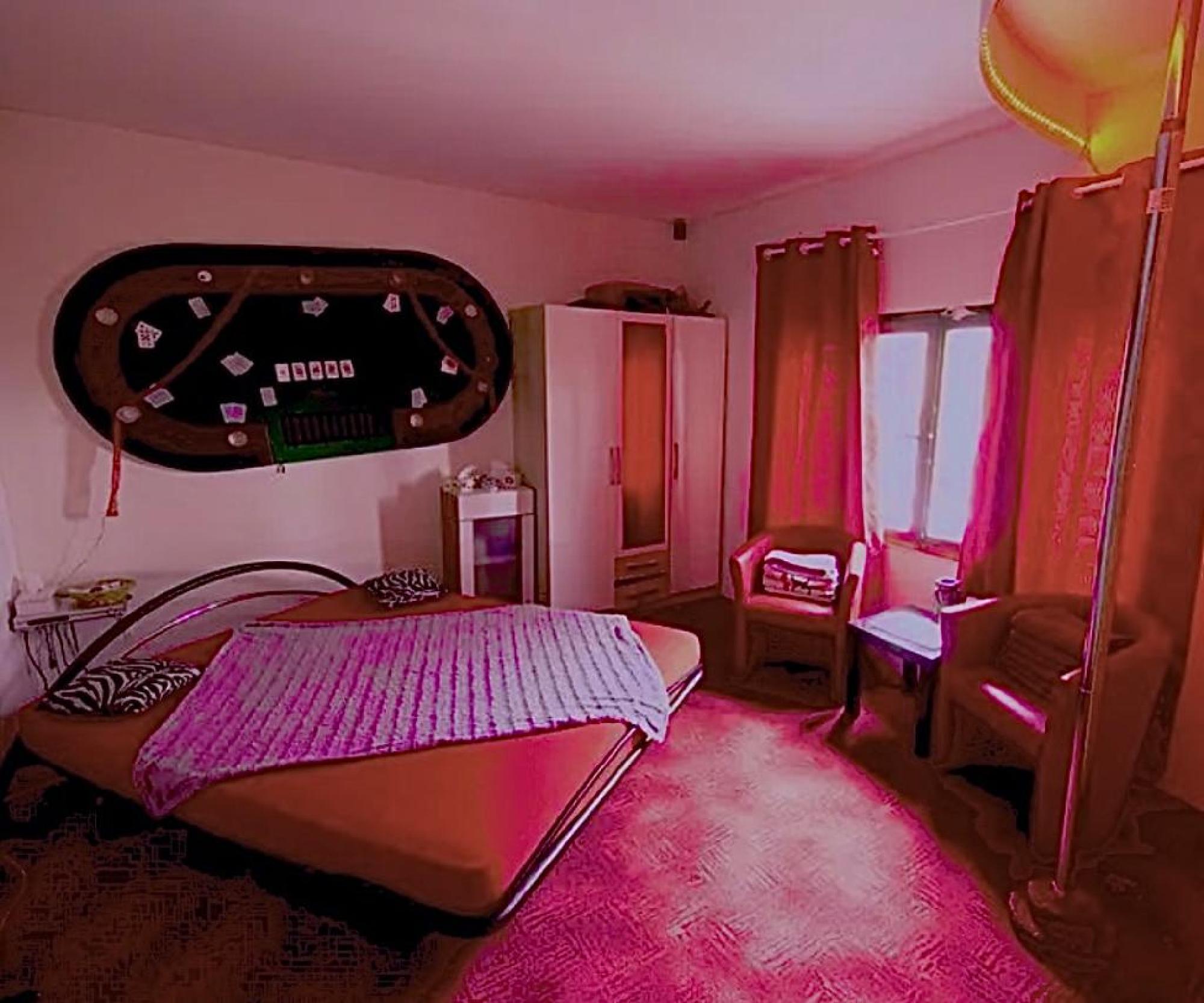 Salon Revolver - Nightclub in Wunnewil Flamatt, Switzerland