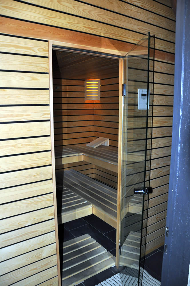 Club Saphir - Brothel in Zurich, Switzerland