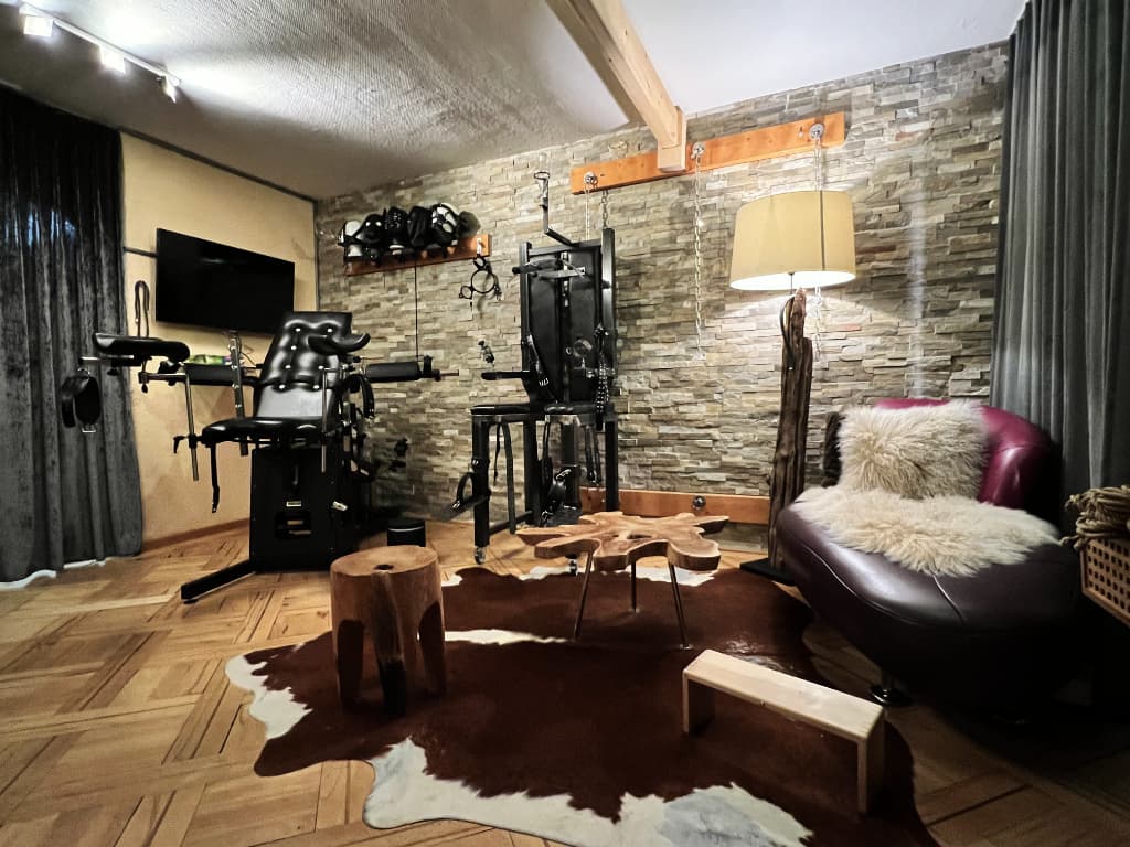 Salon Claudia - Brothel in Zurich, Switzerland