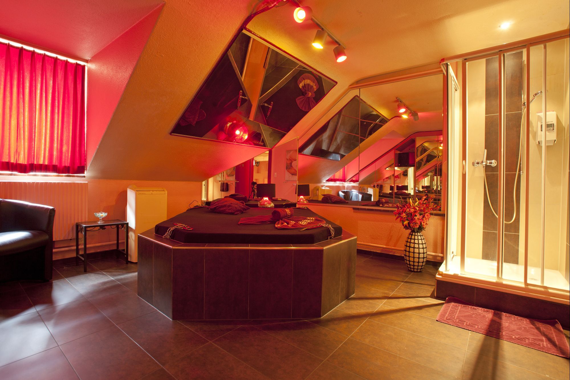 Sex Club Villa166 - Brothel in Zurich, Switzerland