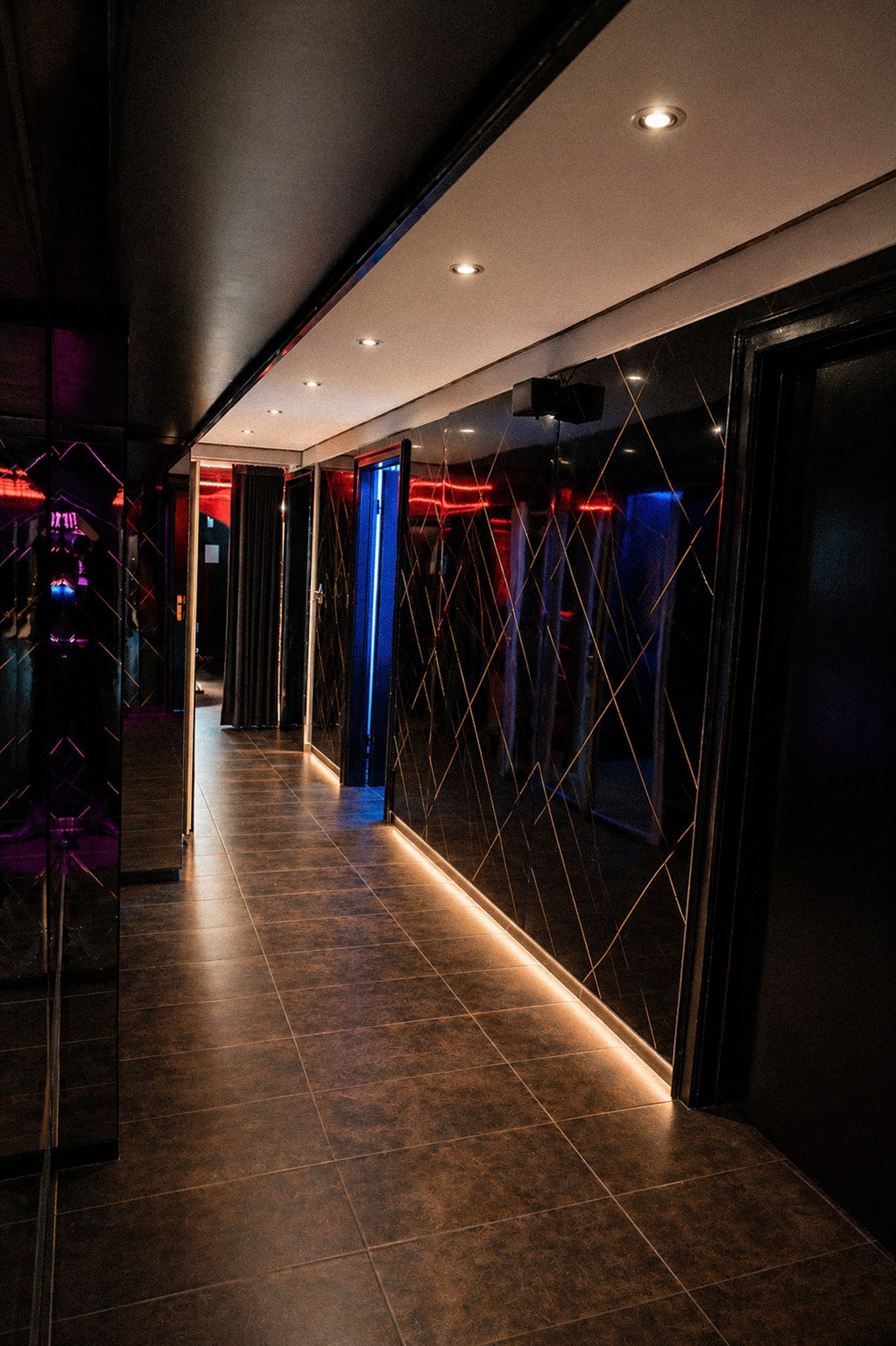 Sex Club Villa166 - Brothel in Zurich, Switzerland