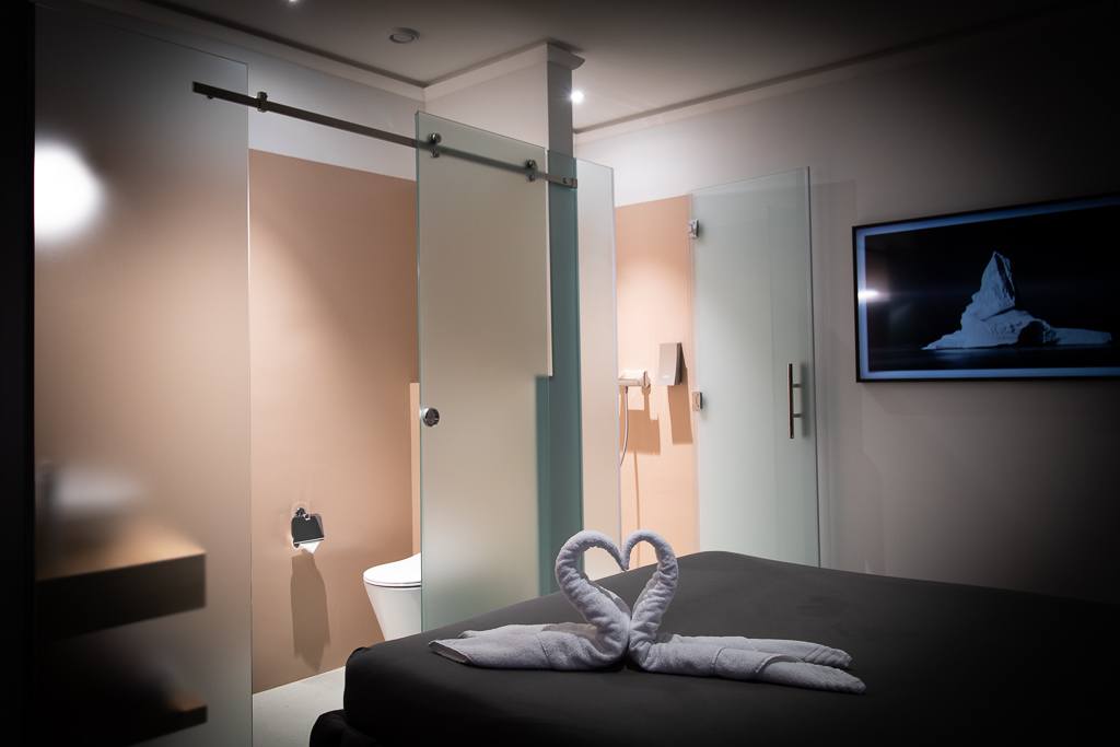 Maxim Club - Erotic Massage in Zurich, Switzerland