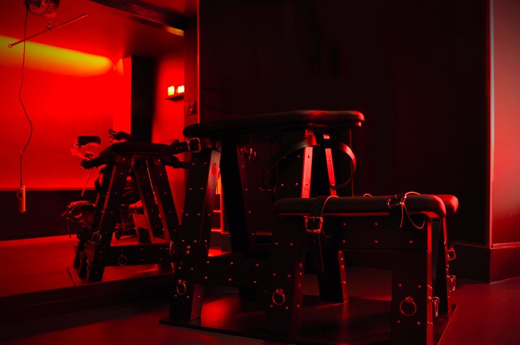 Maxim Club - Erotic Massage in Zurich, Switzerland