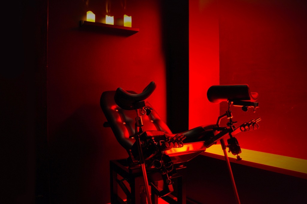 Maxim Club - Erotic Massage in Zurich, Switzerland