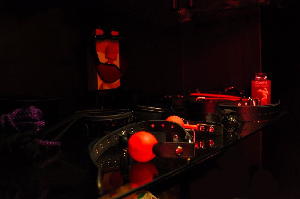 Maxim Club - Erotic Massage in Zurich, Switzerland
