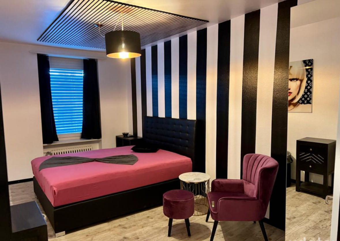 May Li's Massage Studio - Erotic Massage in Zurich, Switzerland