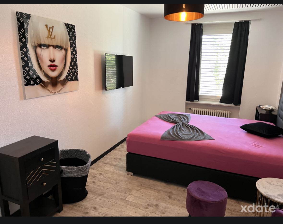May Li's Massage Studio - Erotic Massage in Zurich, Switzerland