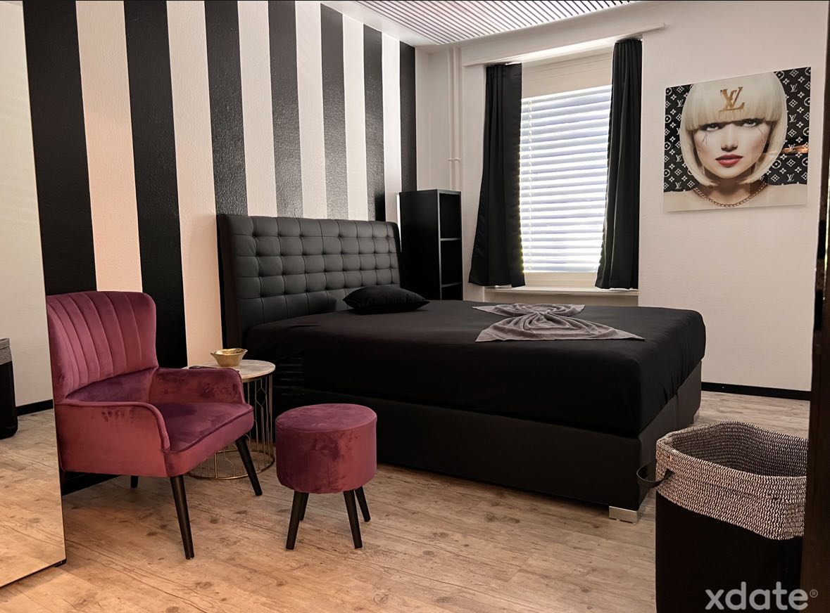 May Li's Massage Studio - Erotic Massage in Zurich, Switzerland