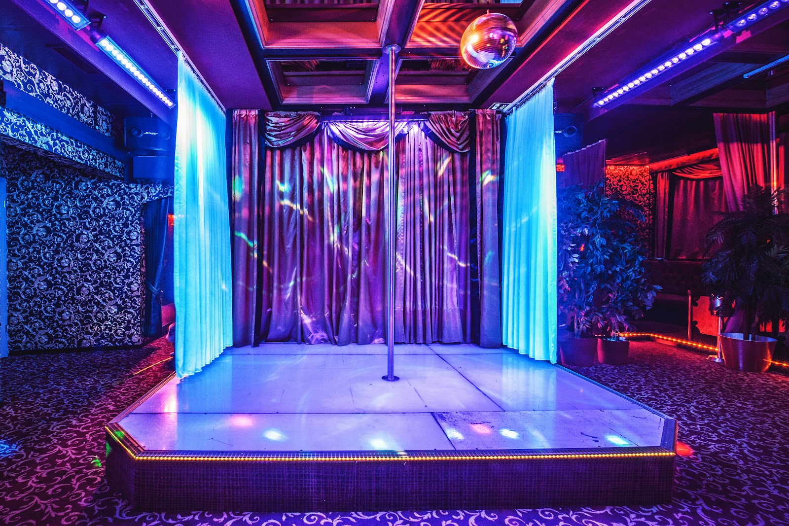 Club Privé - Strip Club, Cabaret & Nightclub - Nightclub in Zurich, Switzerland