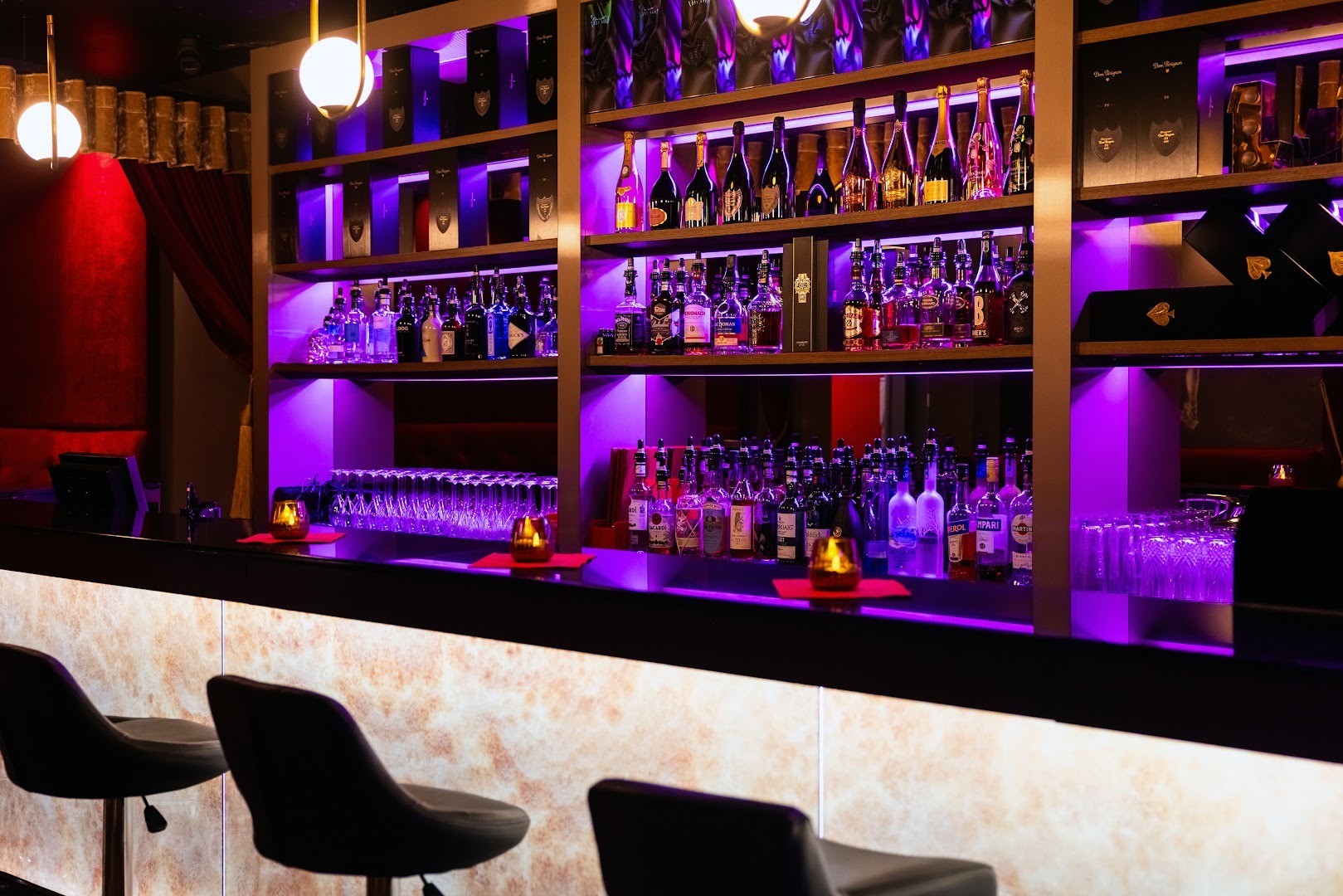 Red Lips | Strip Club | Cabaret | Night Club - Nightclub in Zurich, Switzerland
