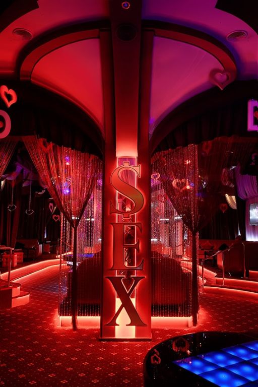 Dolls Men's Club - Nightclub in Kyiv, Ukraine