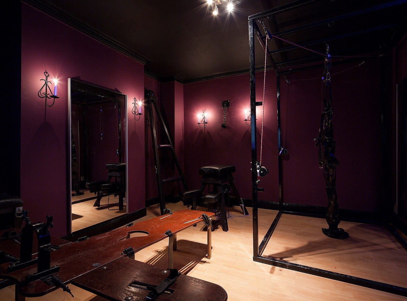 Town House - For Brife Encounters - Swinger Club in Birkenhead, United Kingdom