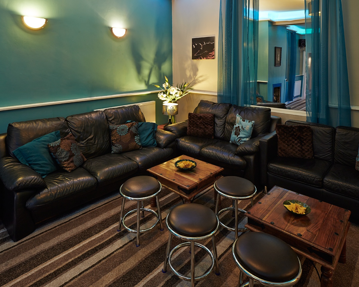 Town House - For Brife Encounters - Swinger Club in Birkenhead, United Kingdom