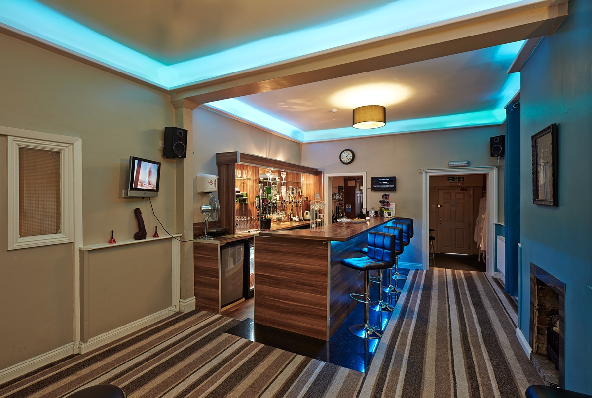 Town House - For Brife Encounters - Swinger Club in Birkenhead, United Kingdom