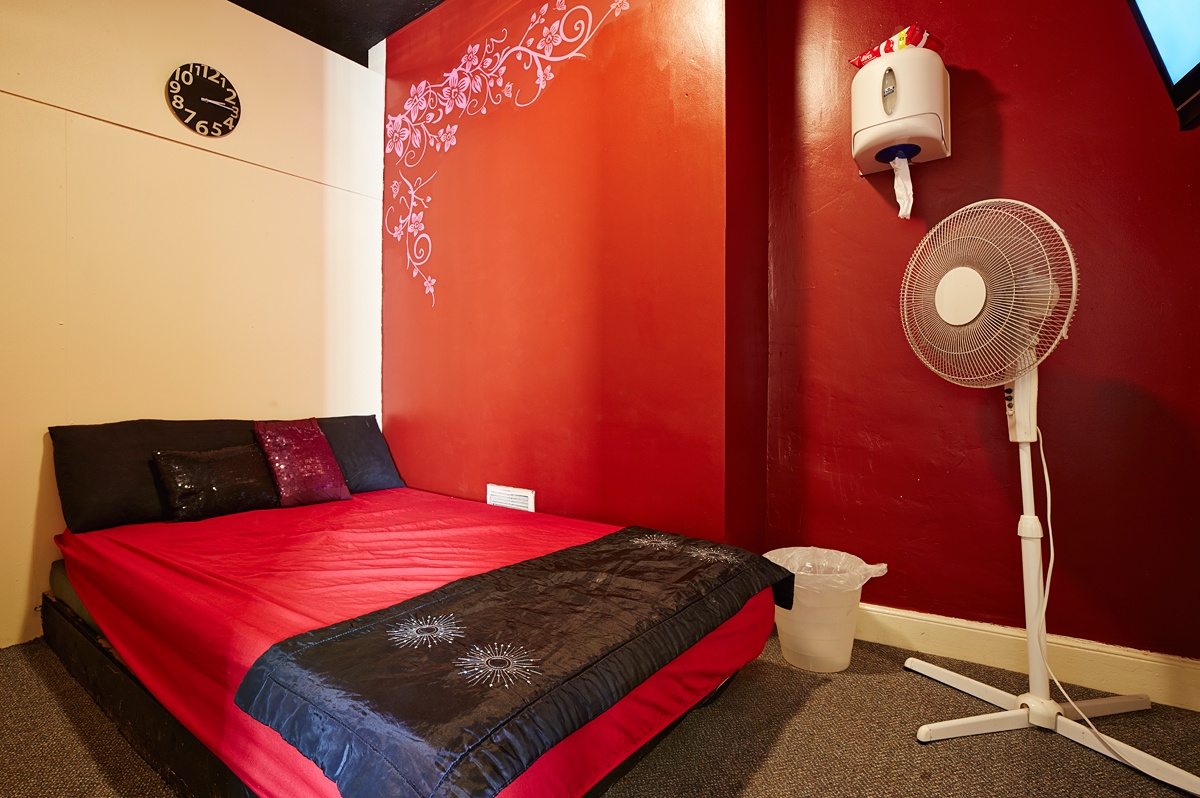 Town House - For Brife Encounters - Swinger Club in Birkenhead, United Kingdom