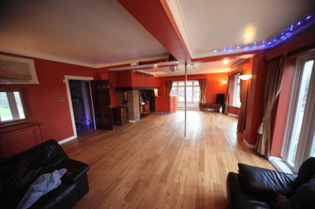 Radlett Adult Parties - Swinger Club in Borehamwood, United Kingdom