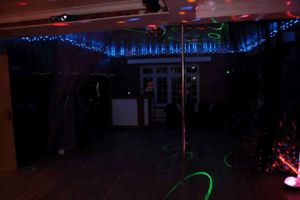 Radlett Adult Parties - Swinger Club in Borehamwood, United Kingdom