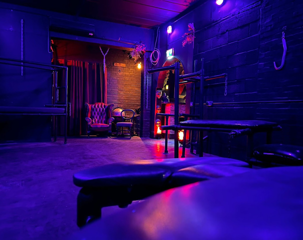 Penthouse Playrooms - Swinger Club in Dunstable, United Kingdom