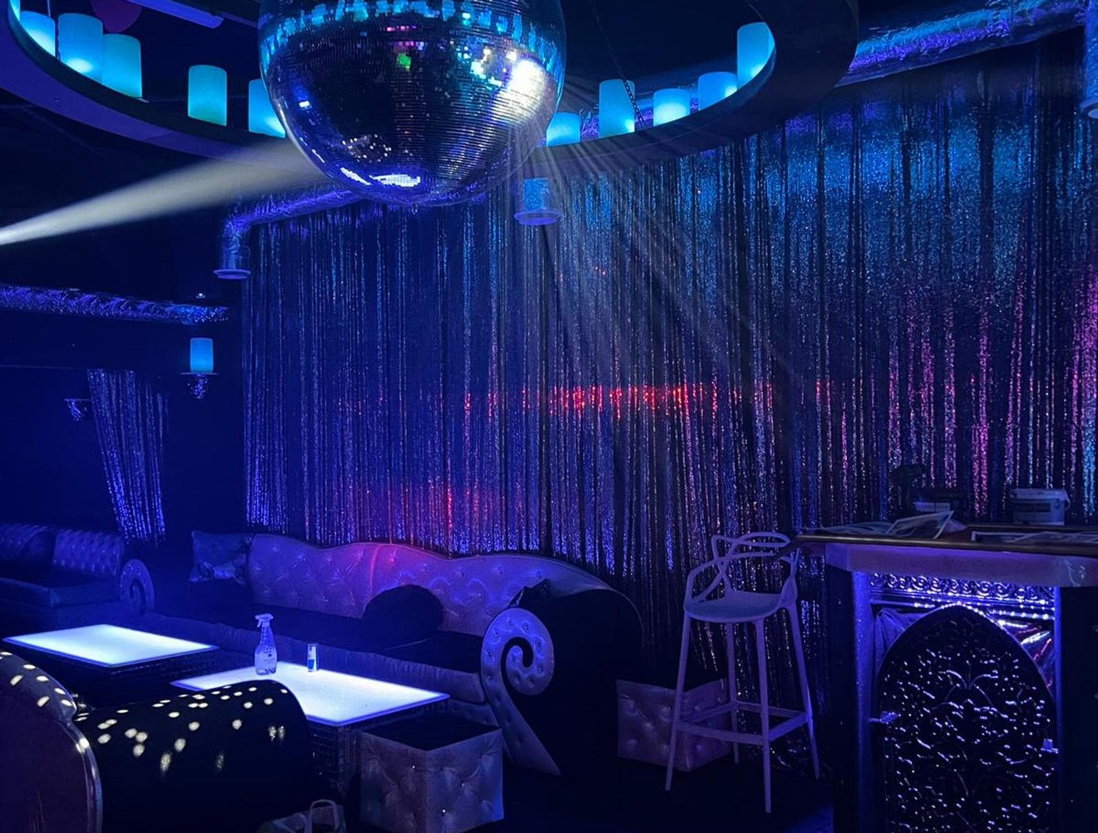 Penthouse Playrooms - Swinger Club in Dunstable, United Kingdom